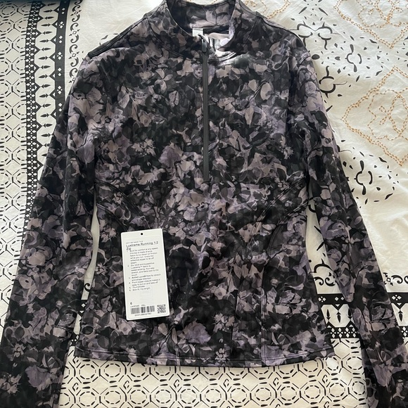 Lululemon Luxtreme Running 1/2 Zip Pullover Top 6 New without tag - Picture 2 of 5